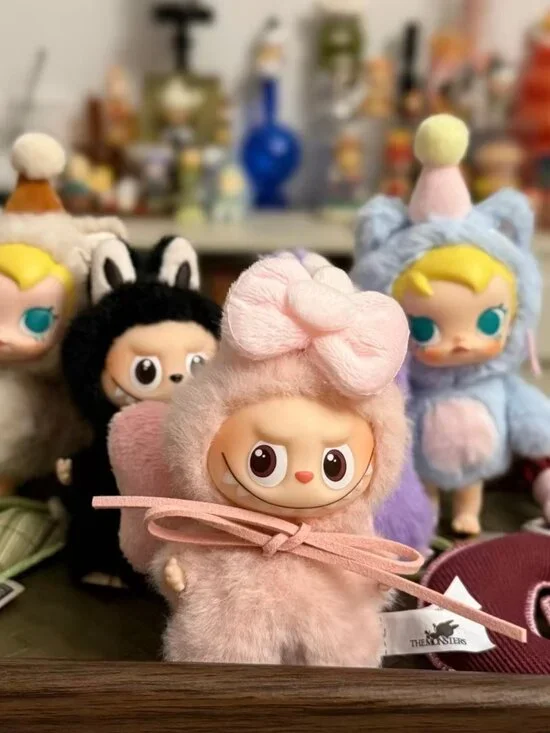 Real Photo Opened Labubu 4.0 Pin for Love Confirmed Letter U - Picture 3 of 3